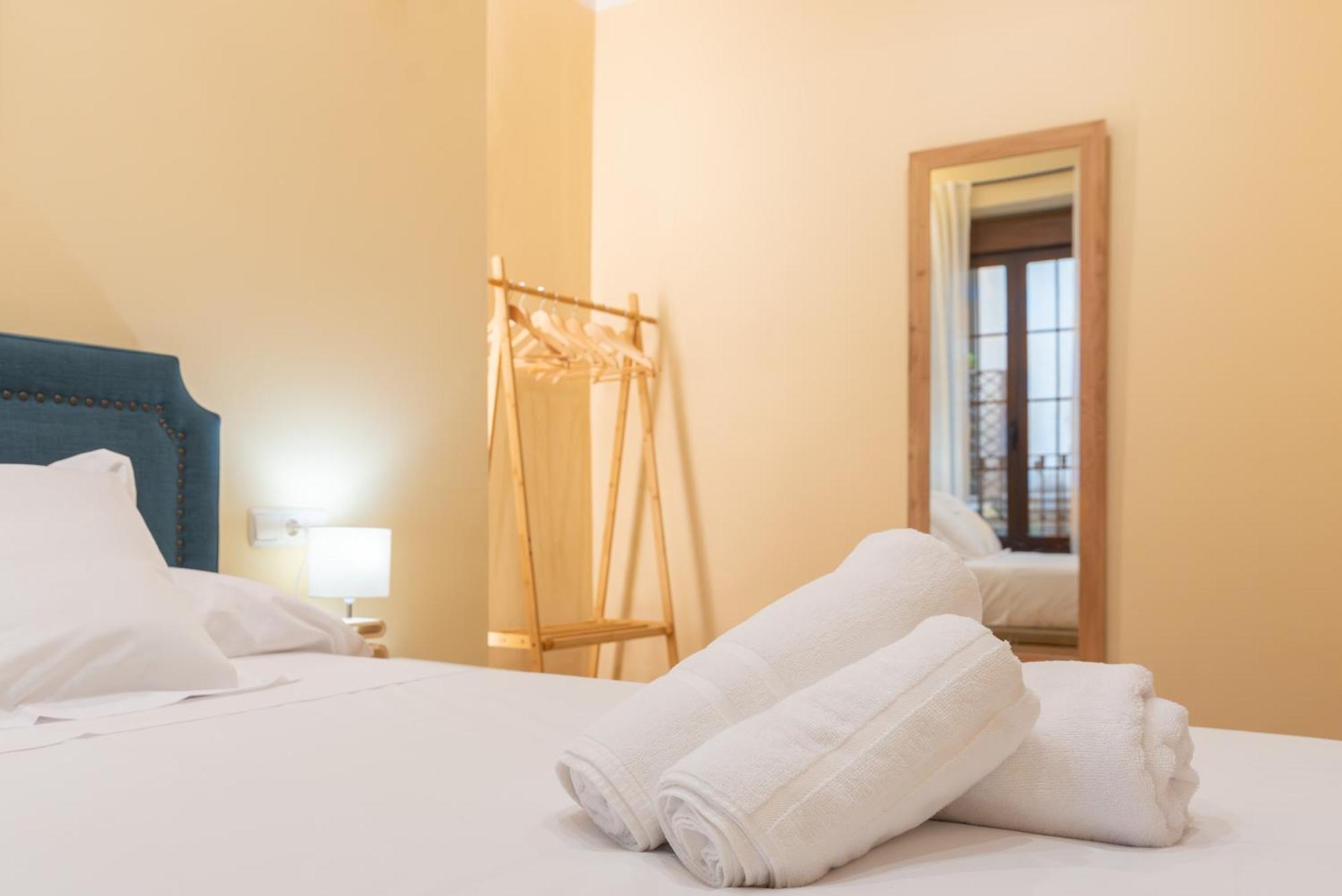 Apartamento Puerta De Cordoba- Exterior Con Balcones Kültér fotó